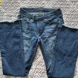 Lucky Brand Women's Dark Blue Skinny Jeans.2/26